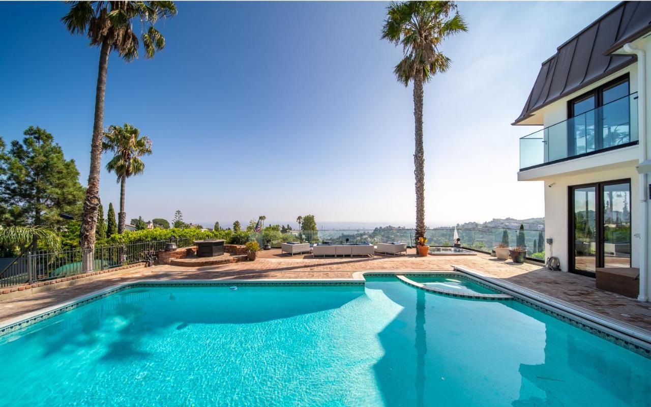 Le Chateau Los Angeles Exterior photo