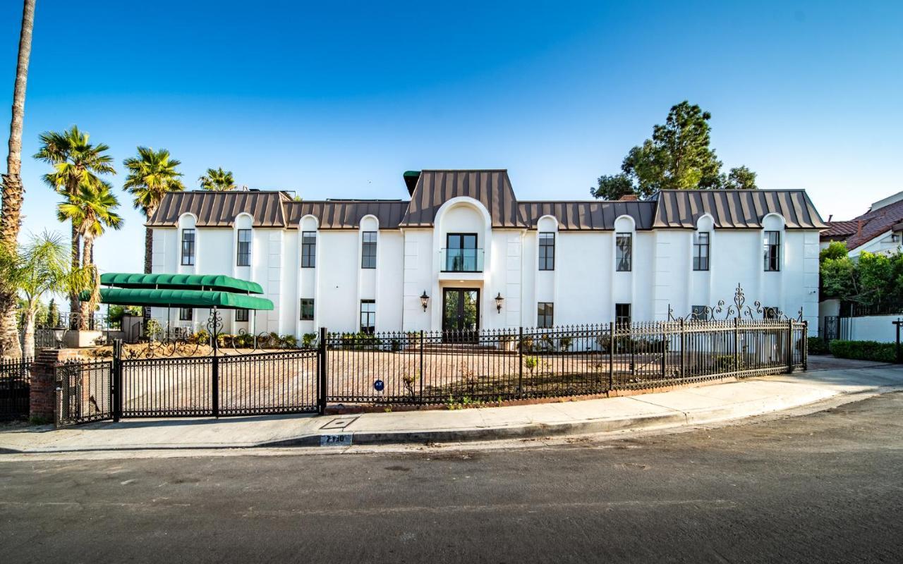 Le Chateau Los Angeles Exterior photo