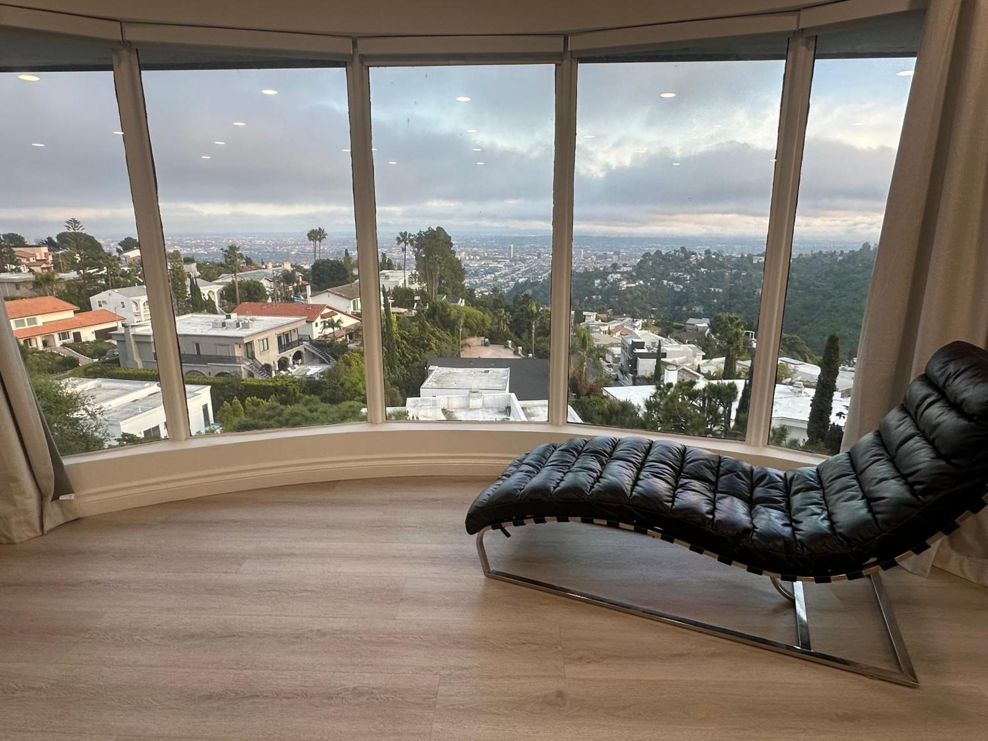 Le Chateau Los Angeles Exterior photo