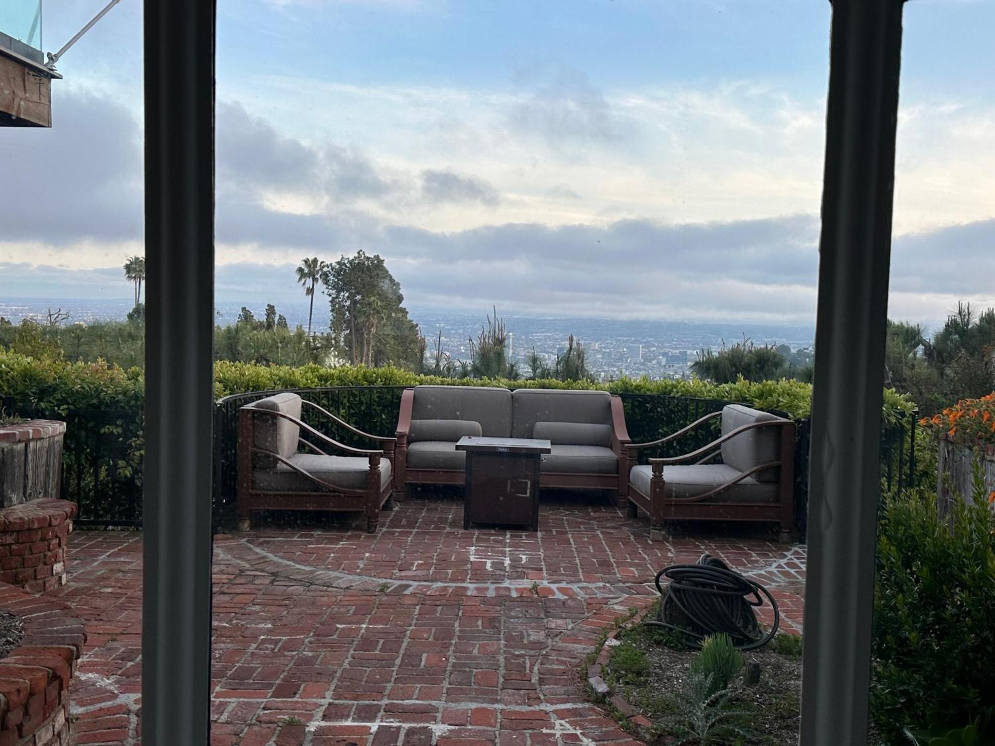 Le Chateau Los Angeles Exterior photo